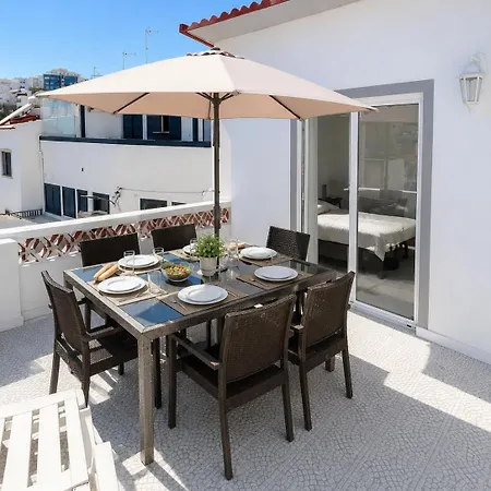 Дом отдыха Casa Tradicional- 3 Quartos-150m No Coracao Da Velha Албуфейра