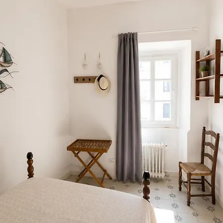 Casa Tradicional- 3 Quartos-150m No Coracao Da Velha Дом отдыха *
