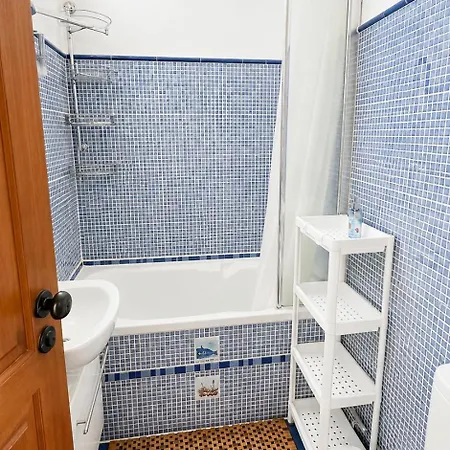 Casa Tradicional- 3 Quartos-150m No Coracao Da Velha Дом отдыха Албуфейра